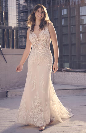 Maggie SotteroEstella