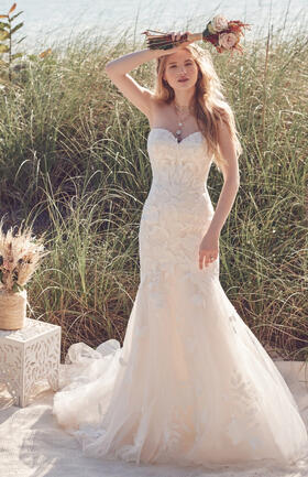 Rebecca IngramHattie Lynette