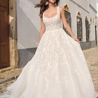 Hot to trot to my weddingMaddox