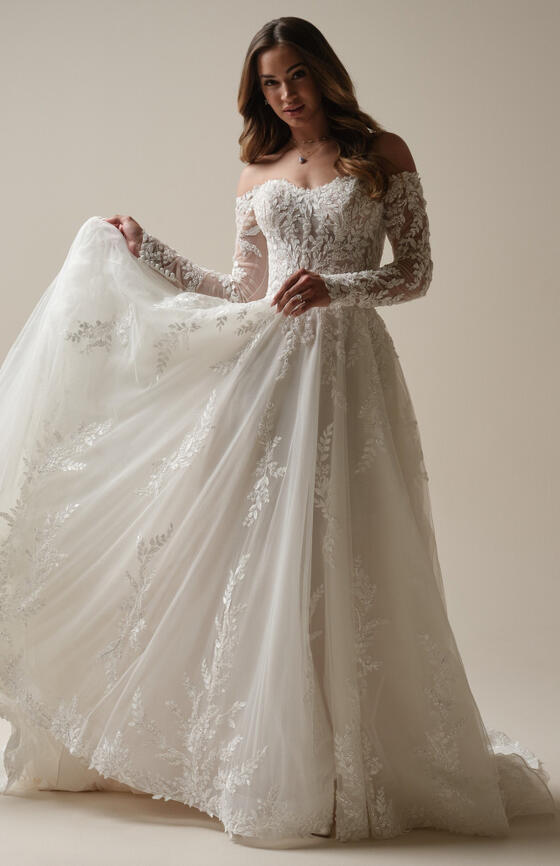 
                 
               Maggie Sottero
            